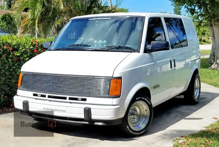 Does 2000 Chevy Astro Use a Hastings lf157 installed in the engine for maintenance?